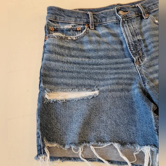 American Eagle High Waisted Strigid Lightly Distressed Relaxed Denim Jean Shorts - Picture 8 of 15